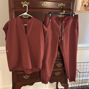 Figs Scrubs Set - dark cherry Size Large